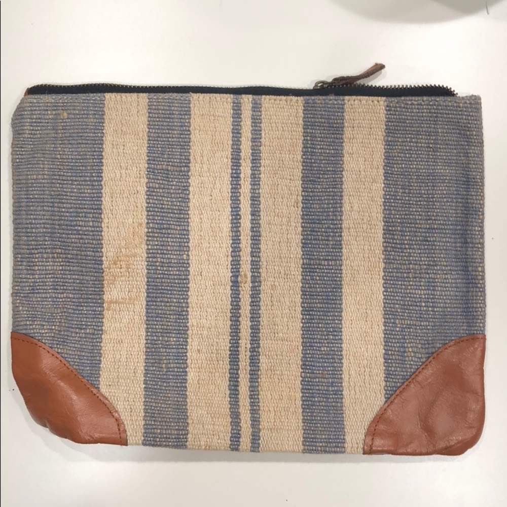 Cute summer clutch!